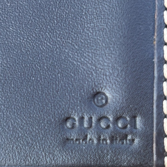 Gucci GG Canvas Heart Wallet. - Picture 5 of 5